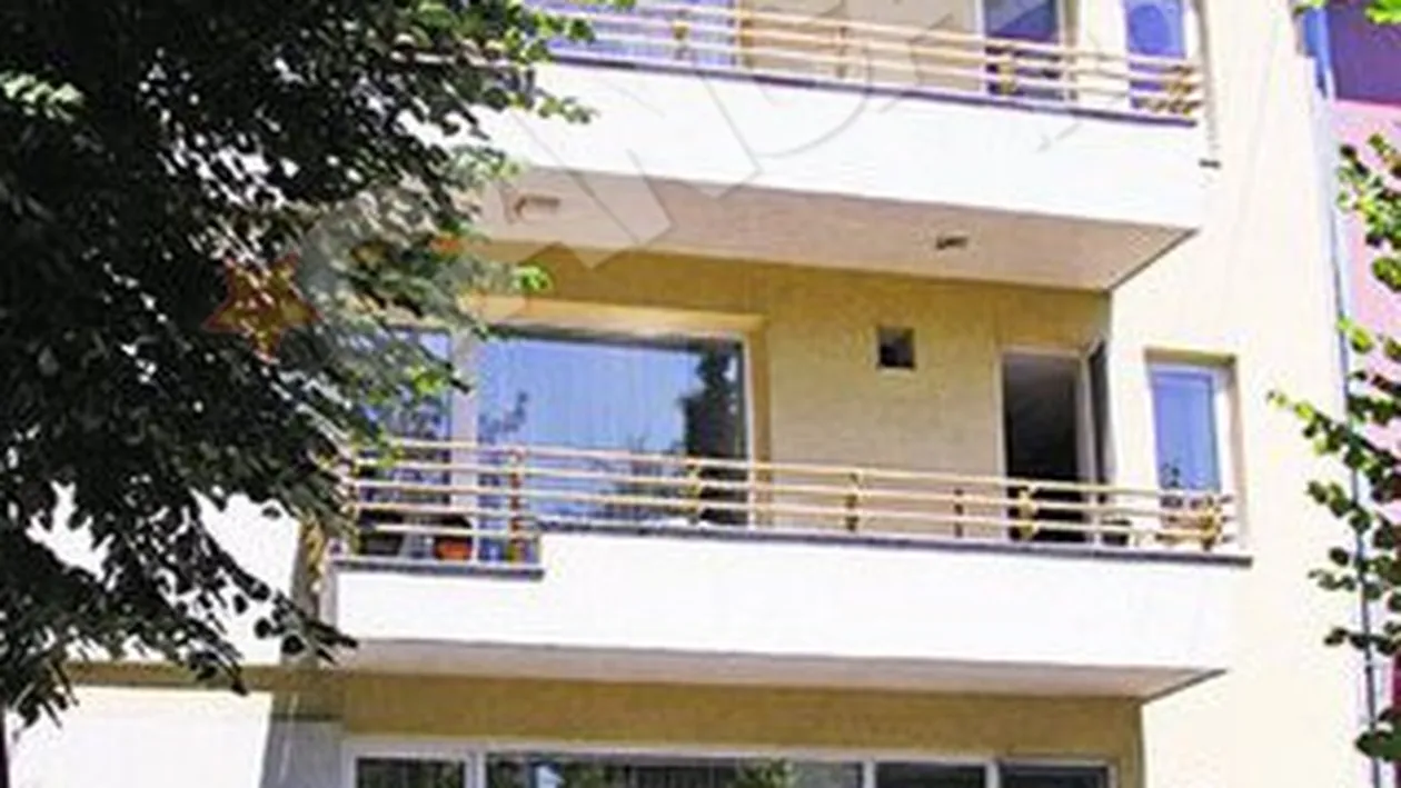 Apartamentul in care Cristina Verona si-a omorat mama si s-a sinucis a ramas pustiu! Casa groazei, abandonata