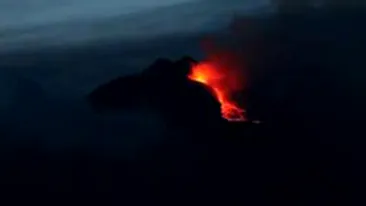 Vulcanul Etna erupe din nou, pentru a sasea oara in 2012