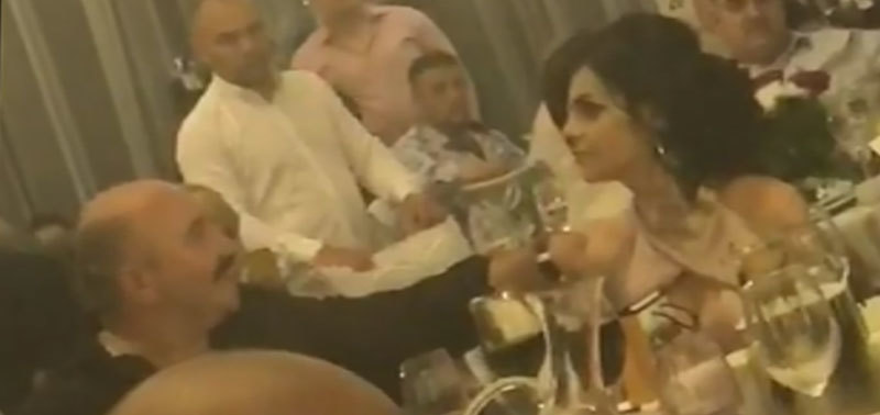 Nuţu Cămătaru şi soţia sa, Claudia, au fost foarte fericiţi la botezul fiului lor