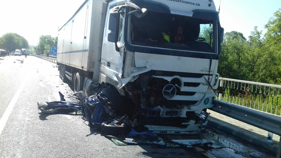 Caz șocant în Arad! Și-a înjunghiat soția în inimă, iar apoi s-a sinucis într-un accident