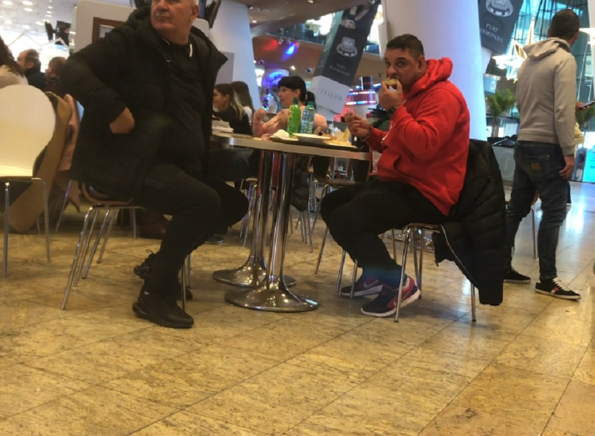 Fostul fotbalist al ”Generației de aur”
a cinat la ”Împinge tava”!
