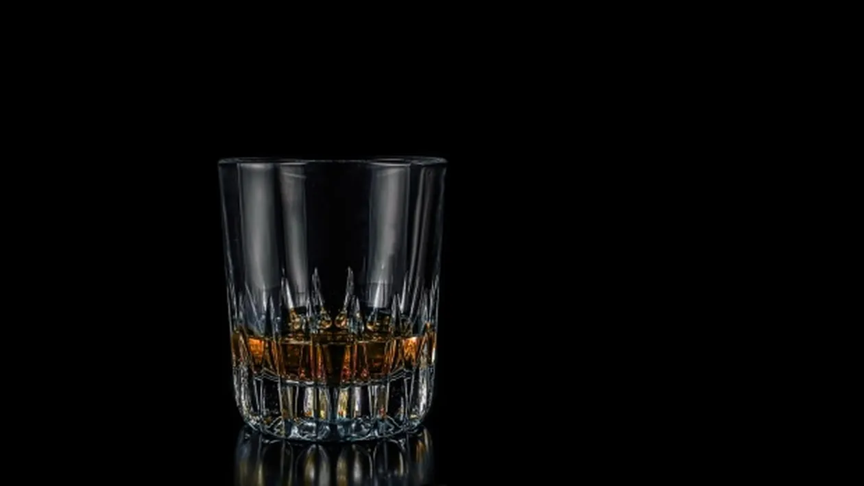 Cu cât s-a vândut cel mai scump whiskey din lume. Este o sumă uriașă