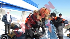 Elena Udrea, cu snowmobilul la Cota 2.000