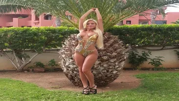 Ce gagica pierde Ogica! In asteptarea divortului, Casandra s-a dezbracat in Tenerife!