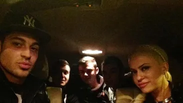 Anda Adam e îndrăgostită lulea! Îi ia apărarea iubitului de 19 ani pe Facebook: Nu vă mai luati de băiatul meu