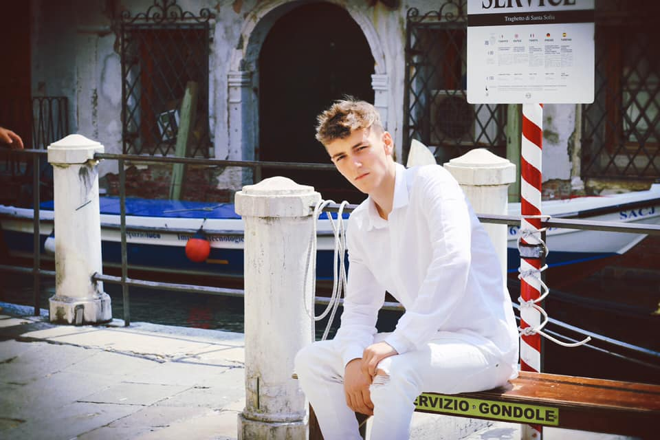 Alertă în România! Cristian Filip, un influencer milionar de 21 de ani, a dispărut fără urmă. Cine îl vede, să sune imediat la Poliție