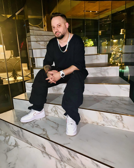 Artistul din România și „managerul țepar”, la cuțite de la 1 milion de euro: ”Și Otilia Bilionera a fost în aceeași situație!