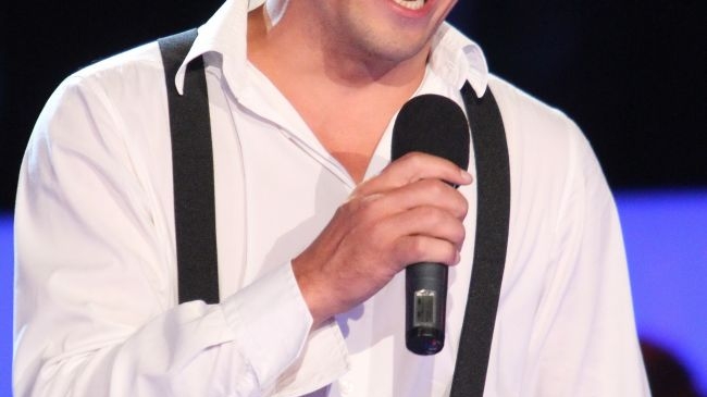 Cui pe cui se scoate! Stefan Stan isi revine dupa o despartire in bratele altei femei. A pus ochii pe sosia Angelinei Jolie!