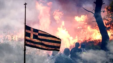 Bilanțul victimelor a crescut în urma incendiilor din Atena! Imagini apocaliptice surprinse din avion