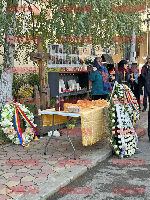 Slujbă de pomenire a victimelor Colectiv, la 10 ani de la tragedie. Nicușor Dan a depus o coroană de flori și a transmis un mesaj