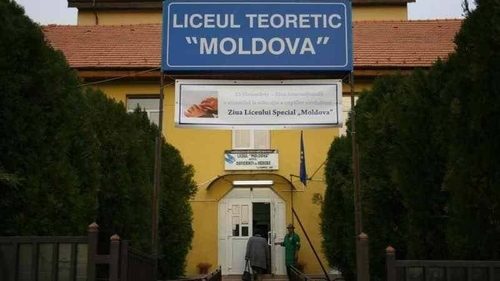 O fetiță de 6 ani din Iași, nevăzătoare, a murit după ce a căzut pe scări, la școală