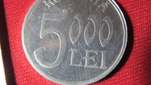 Cu cât se vinde în 2022 o monedă de 5000 de lei? Detaliul care face diferenţa şi te poate umple de bani