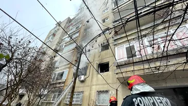 Incendiu de proporții în Capitală! Un bărbat și-a dat foc la propriul apartament