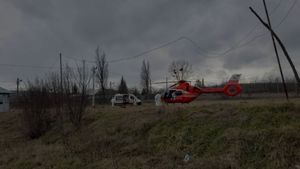 Șocant! O fețită de 8 ani, diagnosticată cu noul COVID-19, a căzut de la etaj în timp ce se afla în izolare. VIDEO