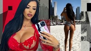 Bruneta dă Instagramul peste cap cu picioarele ei lungi! Laura este mega-sexy, iar masculii îi dau des "târcoale"