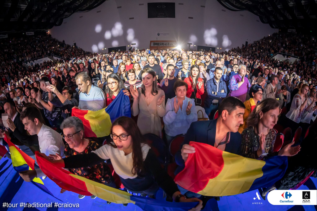 Ce a pățit Andra Măruță în timpul ultimului concert, de la Craiova! Ce au făcut spectatorii din primul rând