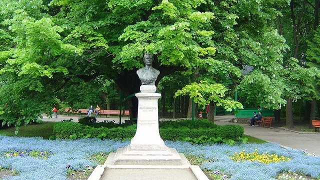 Decizie dura! Tinerii care au furat statuile din parcul Copou au primit sapte ani de inchisoare