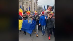 Protest în Piața Constituției, înainte de judecata lui Gheorghe Dincă. Familiile Luizei și Alexandrei vor dreptate