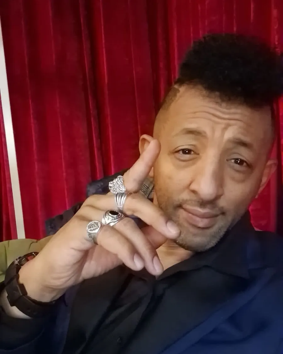 Cântărețul a urcat pe scenă alături de alți artiști într-un concert caritabil