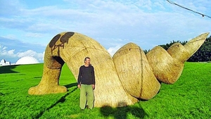 Sculpturile din fan ale lui Erno Bartha, decoratiuni la Jocurile Olimpice Paiele unui roman au impanzit Londra