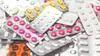 Lista medicamentelor interzise în vacanță! Pastila care te poate trimite de pe șezlong direct la închisoare