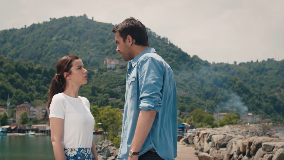 FOTO / Drama prin care a trecut un cunoscut actor turc. Și-a pierdut părinții când avea doar 16 ani