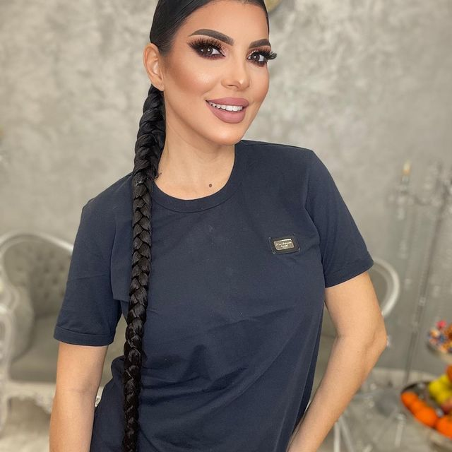 Andreea Tonciu și-a făcut bagajele și pleacă departe de "cele rele" / (Sursa: Instagram)