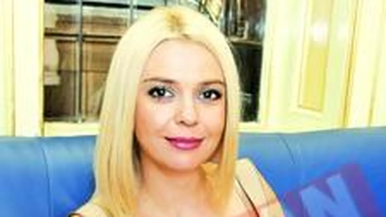 Crina Matei si-a lovit masina de 65.000 de euro