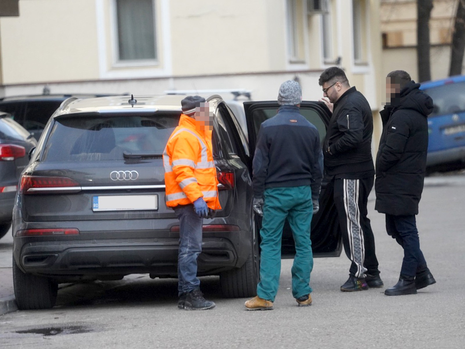 Gabi Oprea junior a dat o mână de ajutor la renovarea locuinței sale