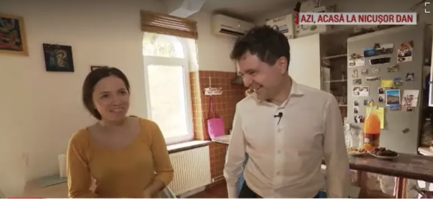 Acuzații șocante despre locuința lui Nicușor Dan: ”E o cocină acolo. Își chinuie copiii, au peste 20.000 euro pe lună”