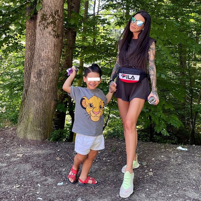 Roxana Vancea este mămică cu normă întreagă pentru Milan / Sursă foto: Instagram