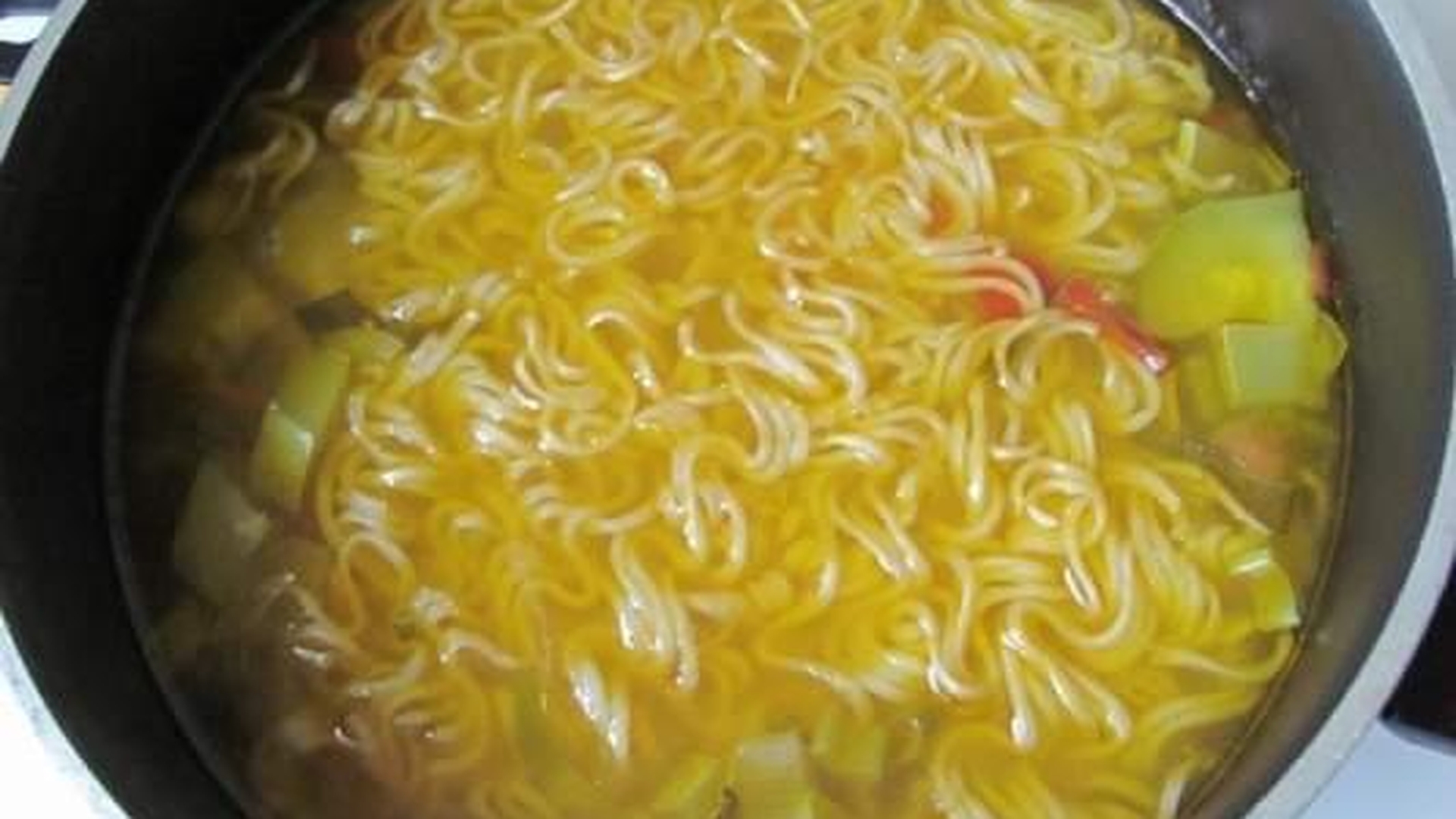Alimentul care nu se digera timp de 2 ore dupa ce il mananci! Multi romani il consuma zilnic pentru ca este ieftin