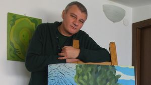 A renascut din propria-i cenusa. Cu pensula in mana, colegul de detentie al lui Miron Cozma face mii de euro pe luna
