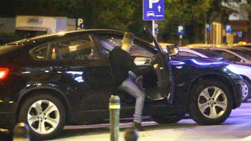 Din studiosul cu aparat dentar si ochelari, fiul lui Romica Tociu s-a transformat intr-un adevarat crai!