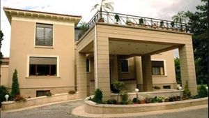 Imagini fabuloase. Avem declaraţii exclusive din interior. Am intrat în palatul preşedintelui Iohannis: ”E o vilă bântuită de spiritele canibalilor şi dictatorilor!” 
