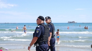 Copil rătăcit pe plajă, găsit la un kilometru de locul în care se aflau părinții lui