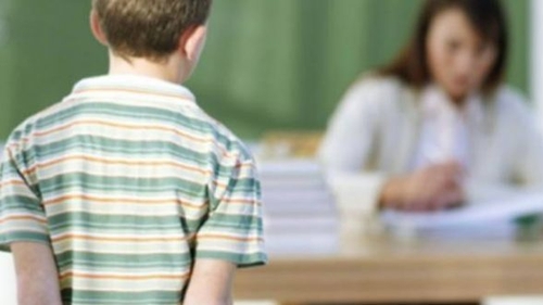 Un băiat de 12 ani, bolnav de cancer, umilit la şcoală! S-a ajuns la Avocatul Poporului