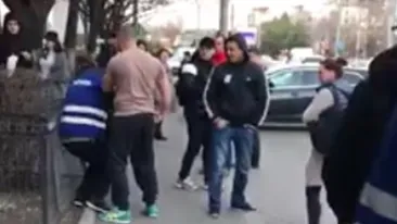 O adolescentă de 15 ani a circulat cu RATB-ul fără card de călătorii, iar controlorii au prins-o! Tânăra şi-a sunat tatăl, iar ce a urmat e şocant