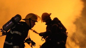 Incendiu puternic lângă clădirea Parlamentului! Un bloc întreg a fost evacuat