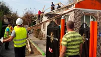 Poveste emoționantă în Teleorman. Pompierii și voluntarii construiesc locuința unei fetițe de 7 ani