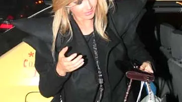 Alina ex-A.S.I.A: Sunt din Ardeal, stau cu tuica langa pat