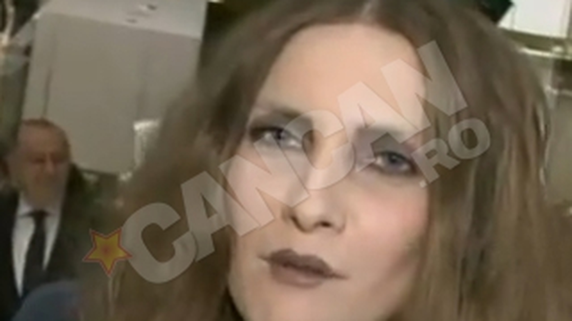 VIDEO Iulia Albu: "La evenimente mondene nu merg niciodata in haine ieftine"