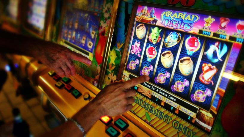 Un bărbat şi-a încercat norocul… la propriu! Acest anunţ a apărut în această dimineaţa la o casă de pariuri din Galaţi! „Ai de adus…“