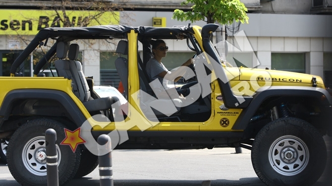 Costelus Casuneanu, fiul "Regelui Asfaltului", i-a facut un cadou fabulos iubitei sale, Ana Maria Popa! “Regina Soselelor” la volanul unui Jeep decapotabil