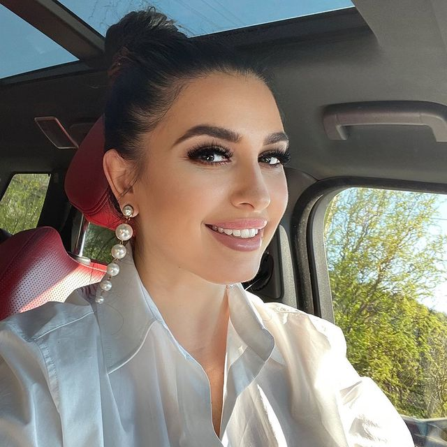 Mirela Banias, de nerecunoscut în prezent / Sursă foto: Instagram