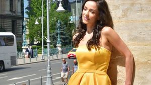 Olivia Steer, postare halucinantă: „Nu înțeleg de ce românii ar fi atât de proști! Vaccinurile anti-gripale ale lui Orban, cauzatoare de coronavirus!”