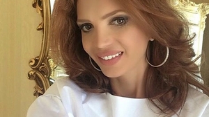 CRISTINA SPĂTAR „joacă tare” după divorţ. A înnebunit plaja cu funduleţul ei!