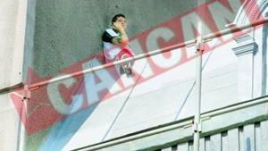 Pentru a obtine o casa, a amenintat ca se arunca de pe o cladire din centru