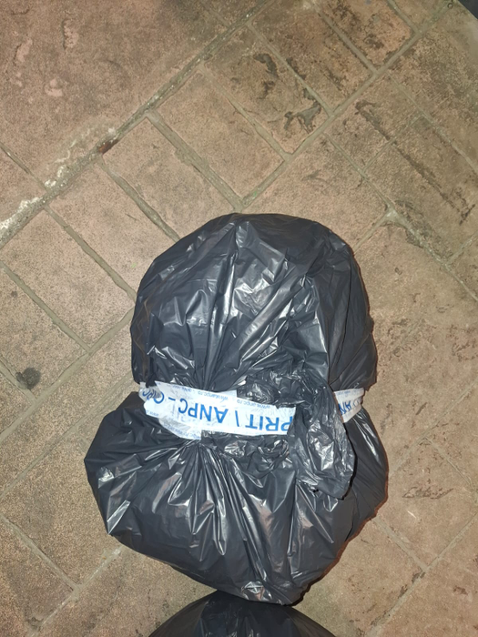 Piedone lovește din nou! Comisarii ANPC au luat cu asalt Centrul Vechi, dar au fost opriți de protestatarii lui Călin Georgescu