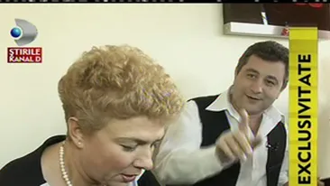 VIDEO Teo a gatit un tort alaturi de fiica ei, Maia! Mi-a dat o furculita traditionala, din lemn ca sa gust din tort!